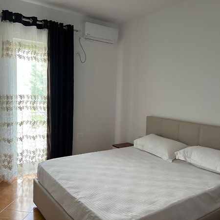 Rooms For Rent Habipi Vlorë 外观 照片