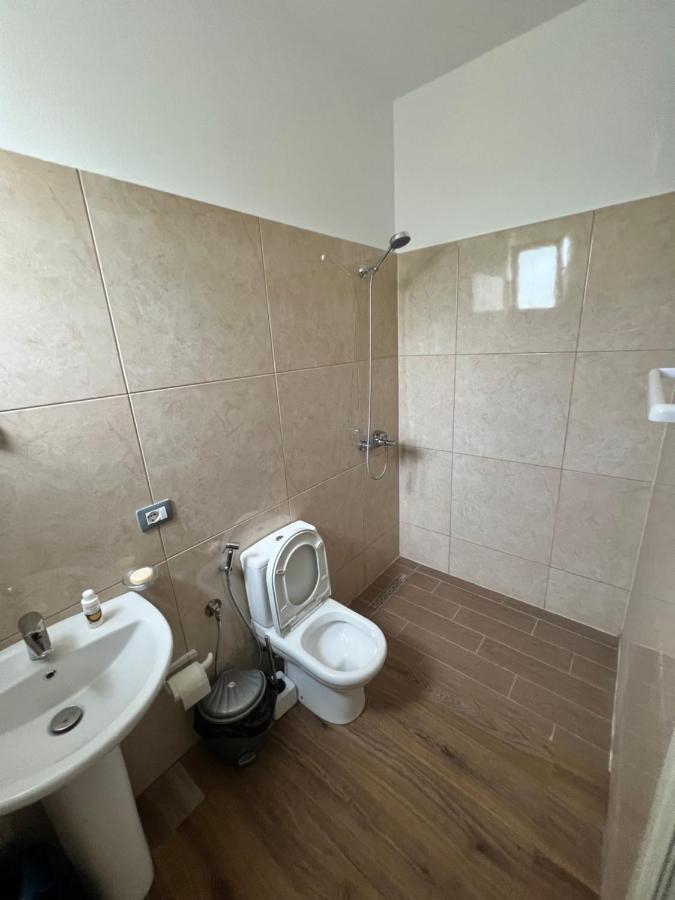 Rooms For Rent Habipi Vlorë 外观 照片