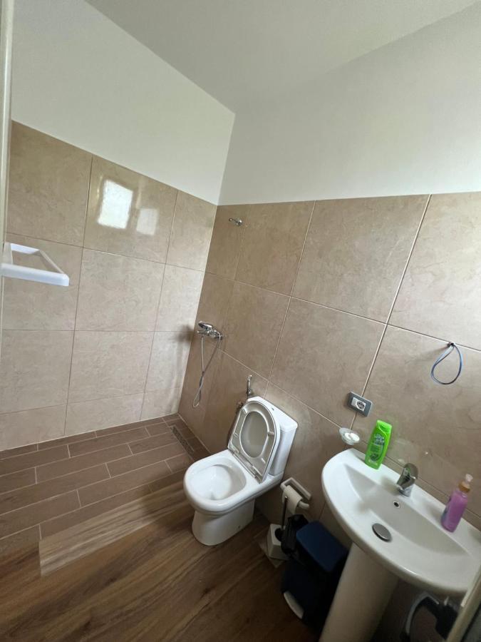 Rooms For Rent Habipi Vlorë 外观 照片